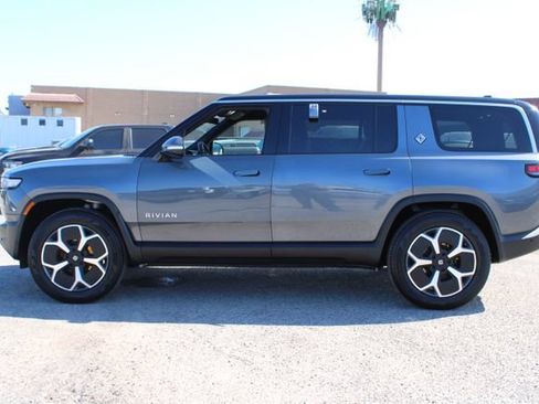 Used 2024 Rivian R1S Adventure AWD/4WD image 10