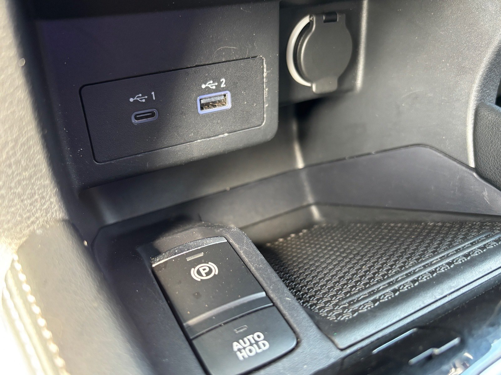 Used 2024 Nissan Kicks SV FWD image 15