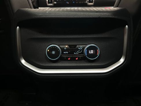 Used 2025 Ford Expedition Platinum w/ Stealth Performance Package AWD/4WD image 24