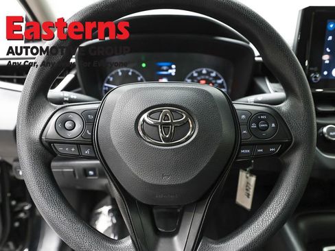 Used 2025 Toyota Corolla LE FWD image 10