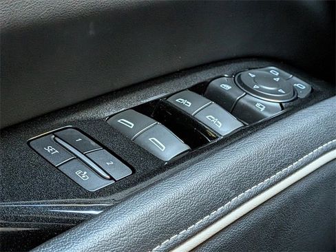 Used 2022 Cadillac Escalade Premium Luxury image 24