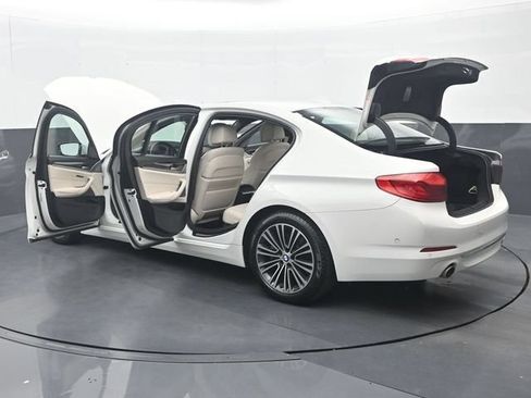 Used 2019 BMW 530i w/ Premium Package RWD image 38