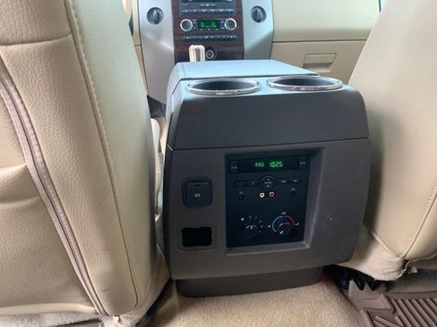 Used 2014 Ford Expedition EL XLT w/ Equipment Group 202A AWD/4WD image 22