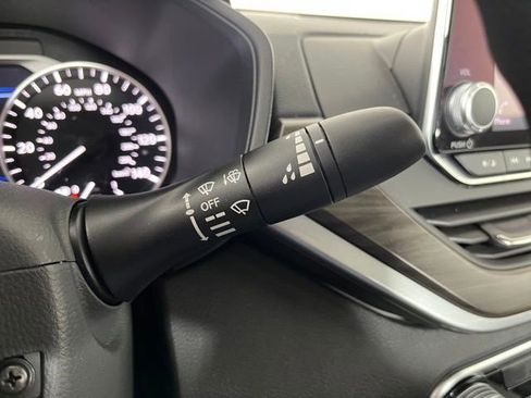 Used 2024 Nissan Altima 2.5 SV AWD/4WD image 21