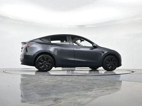 Used 2025 Tesla Model Y Long Range AWD/4WD image 30