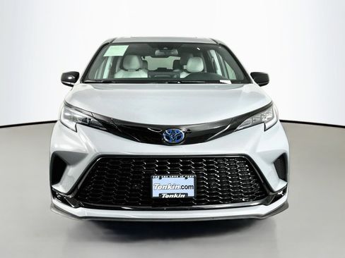 Certified 2025 Toyota Sienna XSE AWD/4WD image 2