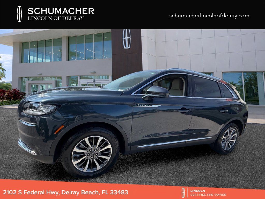 Used 2022 Lincoln Nautilus FWD w/ Premium Package image 3