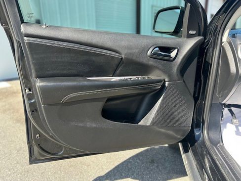 Used 2020 Dodge Journey Crossroad w/ Popular Equipment Group image 12