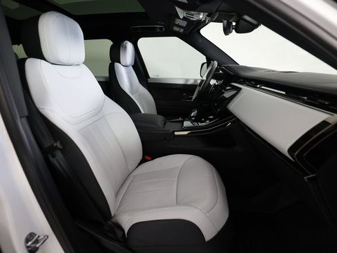 Used 2025 Land Rover Range Rover Sport Dynamic SE image 10