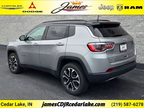 Used 2023 Jeep Compass Limited AWD/4WD image 3