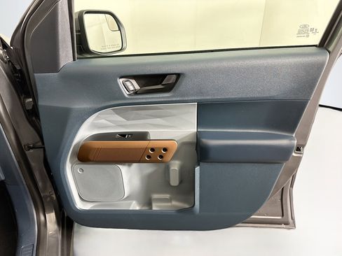 Used 2023 Ford Maverick Lariat image 29