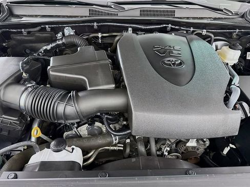 Certified 2023 Toyota Tacoma SR5 AWD/4WD image 31