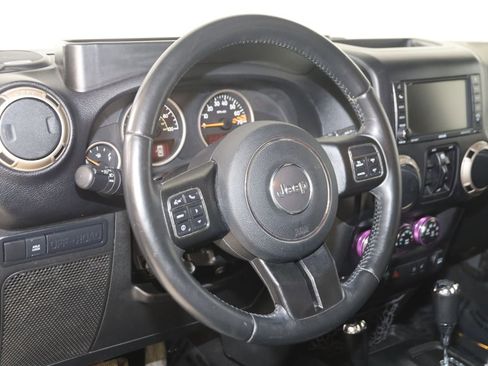 Used 2016 Jeep Wrangler Unlimited Sahara AWD/4WD image 6