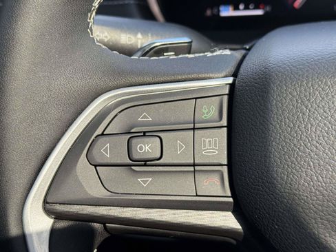 Used 2025 Jeep Grand Cherokee Altitude AWD/4WD image 24