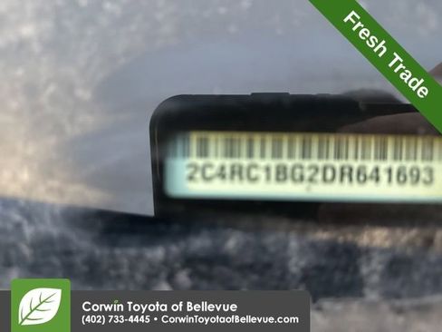 Used 2013 Chrysler Town & Country Touring image 11