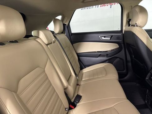 Used 2019 Ford Edge SEL w/ Equipment Group 201A image 18