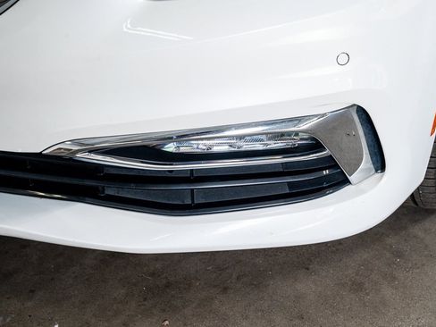 Used 2018 BMW 540i xDrive image 14