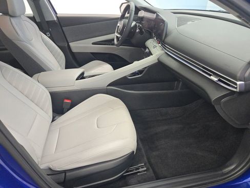 Used 2024 Hyundai Elantra Limited image 6