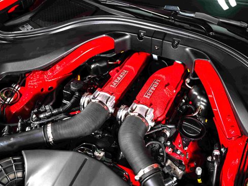 Used 2021 Ferrari Roma image 27