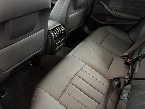 Used 2023 BMW 540i w/ Convenience Package image 4