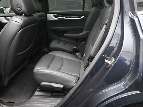 Used 2023 Cadillac XT6 Premium Luxury image 21