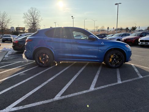 Used 2019 Alfa Romeo Stelvio Quadrifoglio w/ Convenience Package image 5