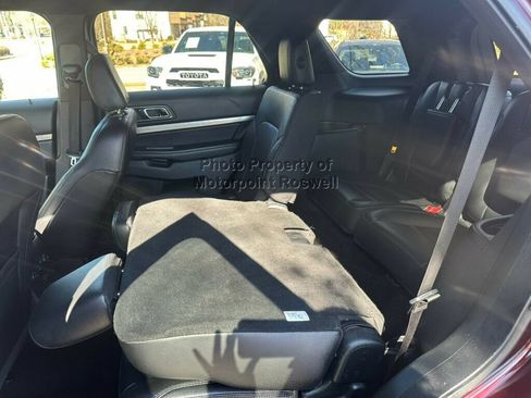 Used 2018 Ford Explorer XLT FWD image 20