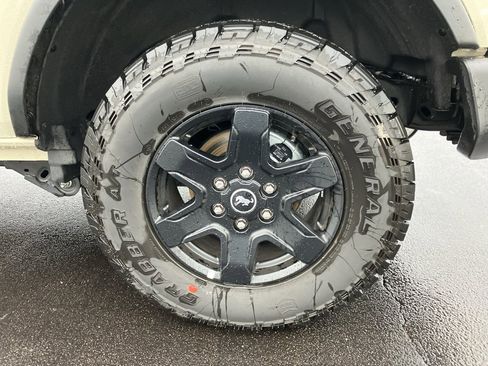 Used 2025 Ford Bronco Big Bend image 12