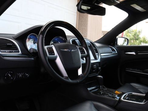 Used 2011 Chrysler 300 C AWD/4WD image 24