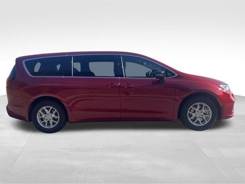 New 2026 Chrysler Pacifica Select FWD image 4