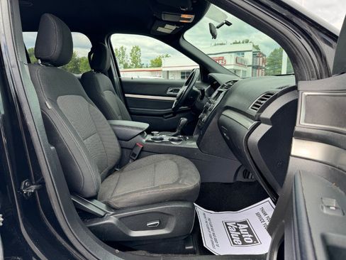 Used 2018 Ford Explorer XLT AWD/4WD image 20