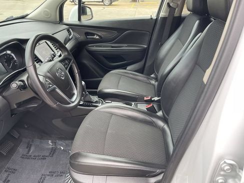 Used 2022 Buick Encore Preferred AWD/4WD image 11