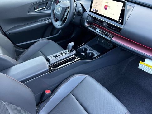 New 2026 Toyota Prius Plug-In Hybrid FWD image 18