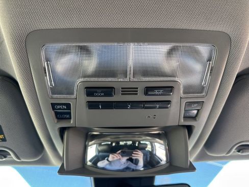 Used 2017 Toyota Highlander XLE AWD/4WD image 48