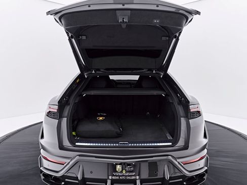 Used 2025 Lamborghini Urus Performante AWD/4WD image 34