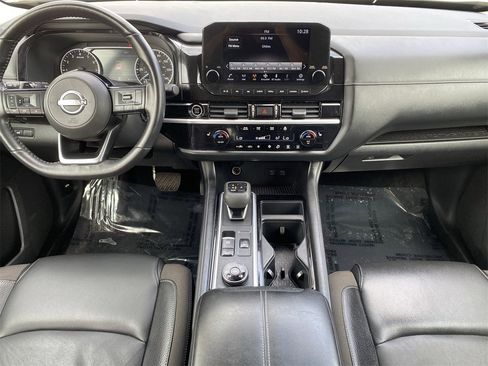 Used 2022 Nissan Pathfinder SL w/ Lighting Package (N92) image 18