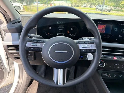 Used 2025 Hyundai Sonata SEL FWD image 14