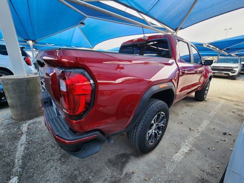 Certified 2024 GMC Canyon AT4 w/ AT4 Premium Package image 4