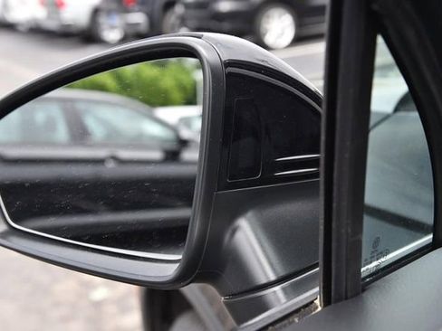 Certified 2023 Volkswagen Tiguan SE w/ Panoramic Sunroof Package FWD image 10