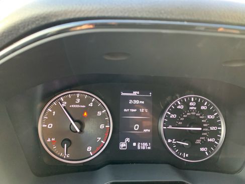 Certified 2025 Subaru Outback Premium image 3