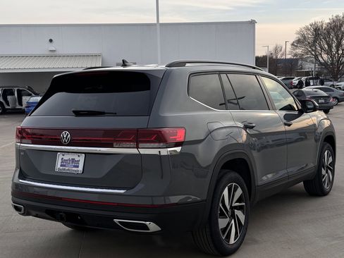 New 2026 Volkswagen Atlas SE image 4