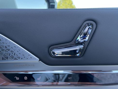 Used 2025 BMW i7 eDrive50 w/ M Sport Package image 37