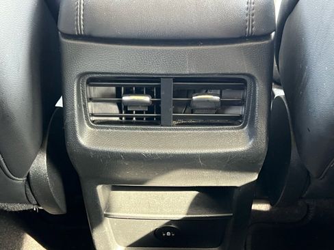 Used 2024 Ford Edge SEL image 18