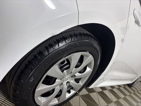 Used 2024 Toyota Corolla LE image 30