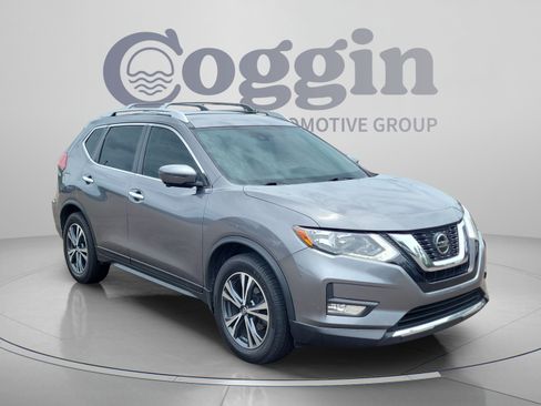 Used 2019 Nissan Rogue SV w/ Premium Package FWD image 7