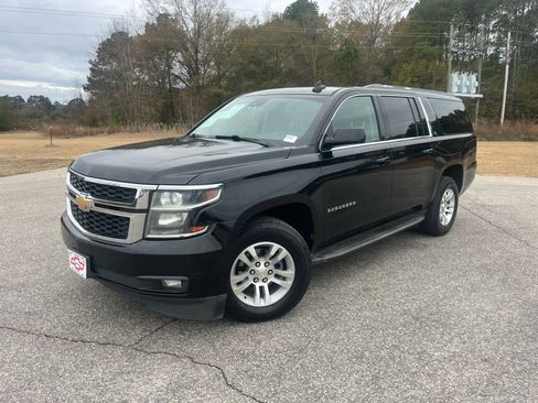 Used 2018 Chevrolet Suburban LT image 2