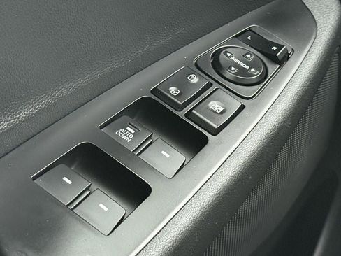 Used 2019 Hyundai Tucson SE w/ Cargo Package image 17