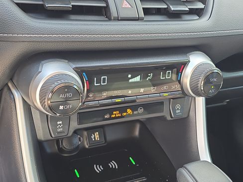 Used 2024 Toyota RAV4 XLE FWD image 24