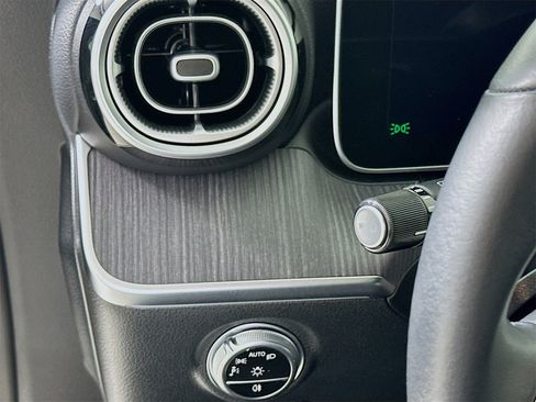 Certified 2025 Mercedes-Benz C 300 Sedan image 11