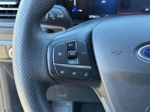 Used 2024 Ford Escape ST-Line image 11